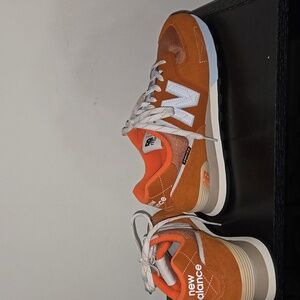New Balance 574 Rust/Morning Fog Sneakers. Never Worn. Free Shipping. Mens 9.5